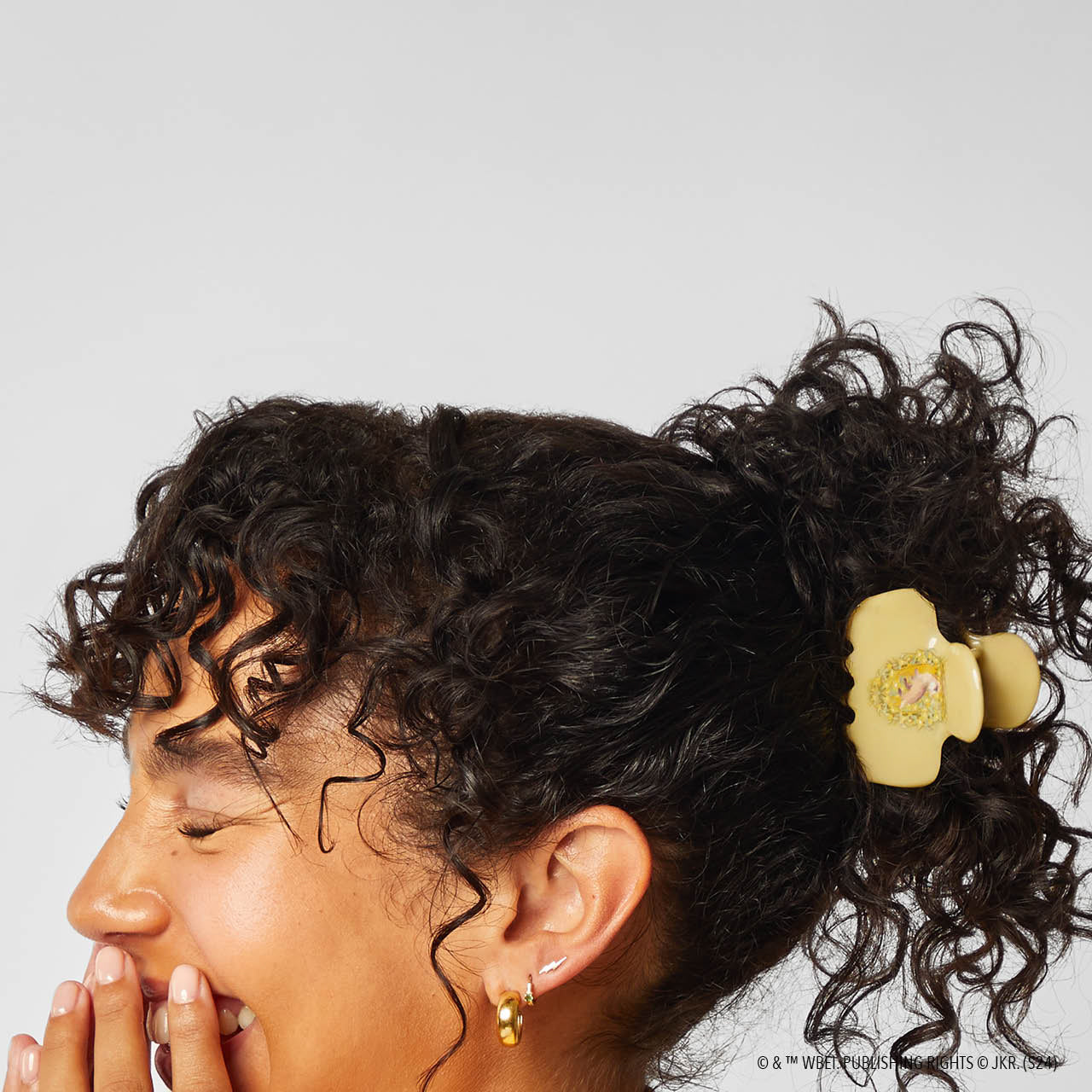 Kitsch x Harry Potter Cloud Claw Clip in Hufflepuff - Image 4