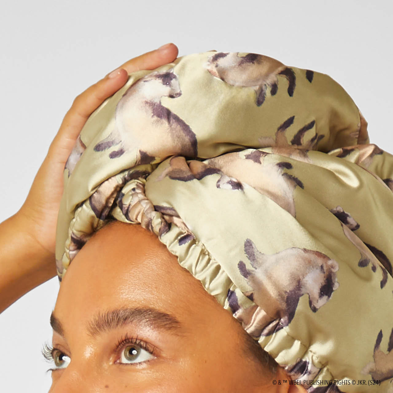 Kitsch x Harry Potter Satin Wrapped Hair Towel in Hufflepuff - Image 5