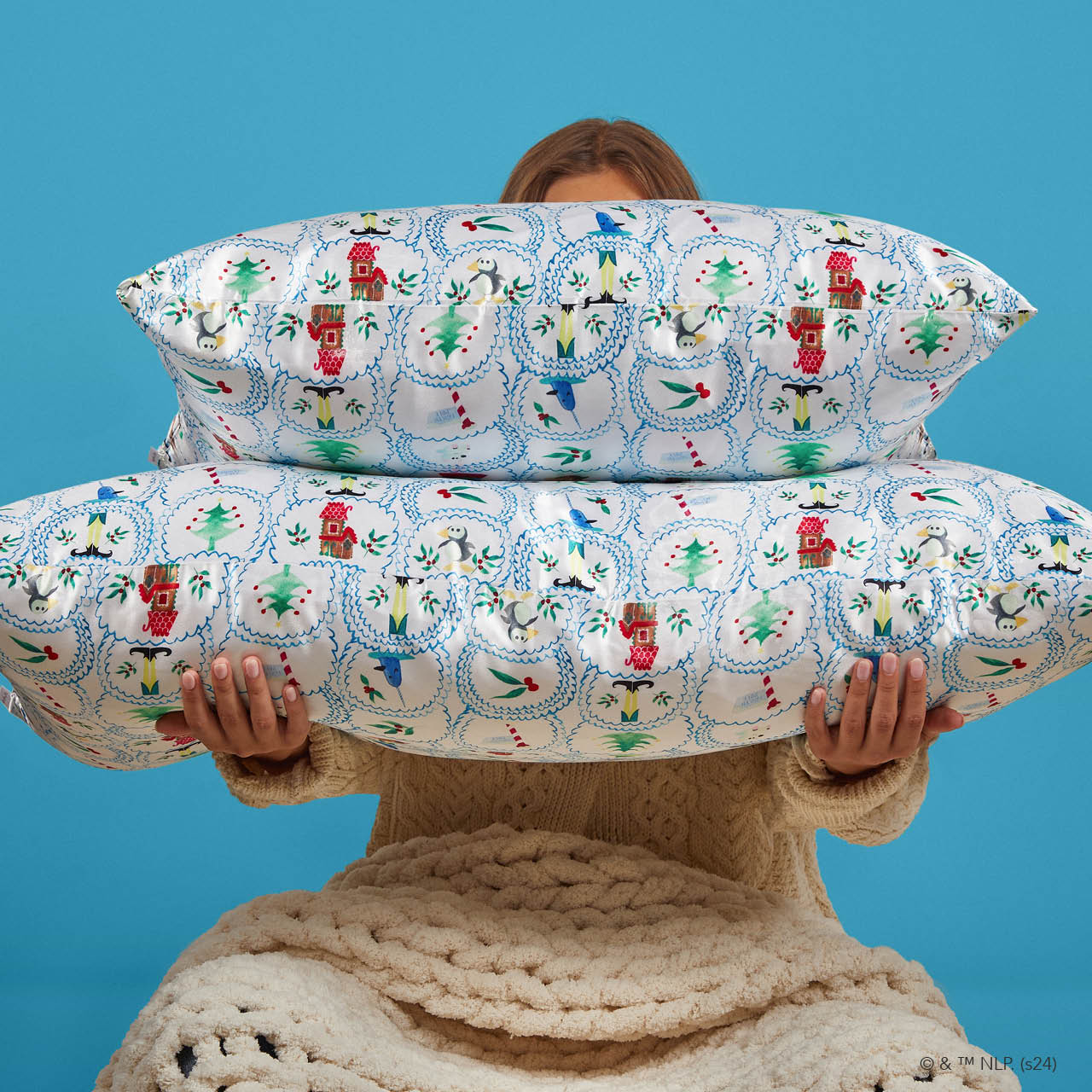 Kitsch x elf Satin Pillowcase in North Pole - Image 3